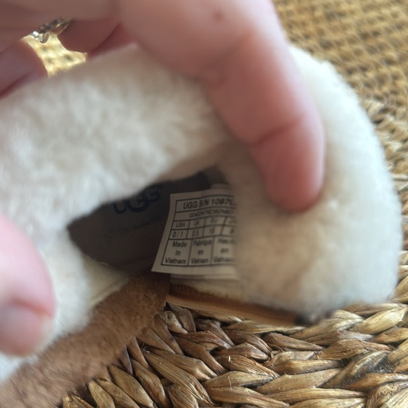 Baby Uggs - Picture 4 of 4